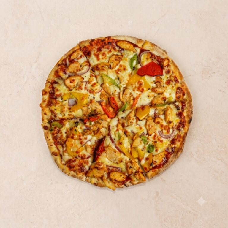 Pizza barbecue chicken Kip, ui, paprika.