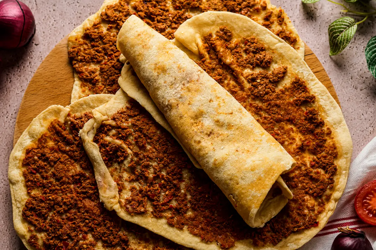 Turkse pizza lahmacun
